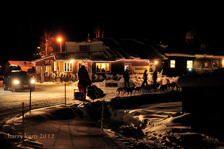 dsc6647-musher-into-central-checkpoint